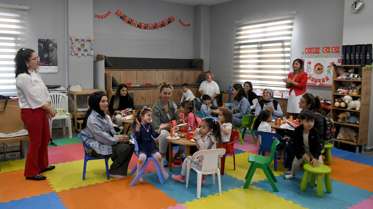Kuşadasından Çocuk Olmak