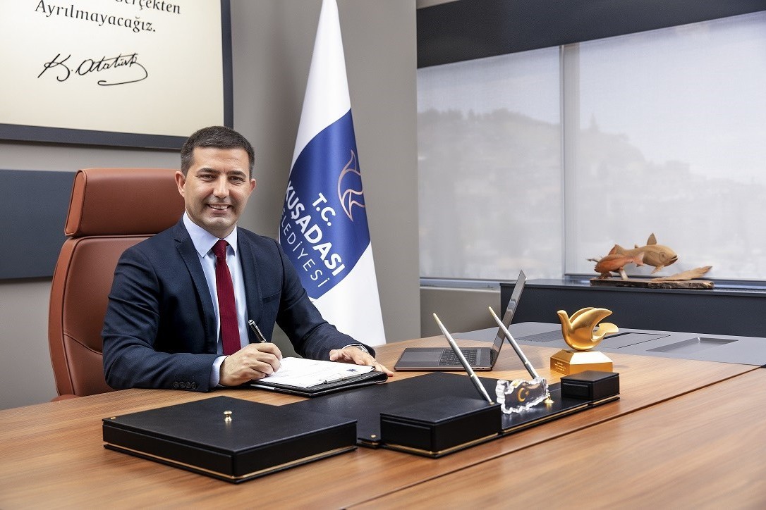 BAŞKAN ÖMER GÜNEL’DEN KUŞADASI’NA DEV HİZMET KOMPLEKSİ MÜJDESİ!