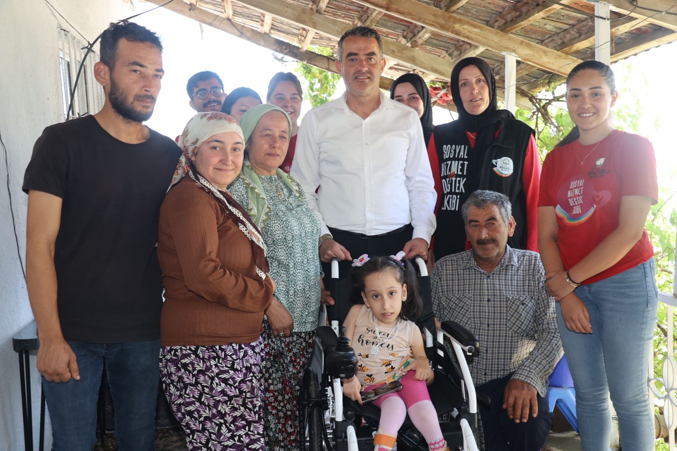 MİNİK EFSA AKÜLÜ TEKERLEKLİ SANDALYESİNE KAVUŞTU