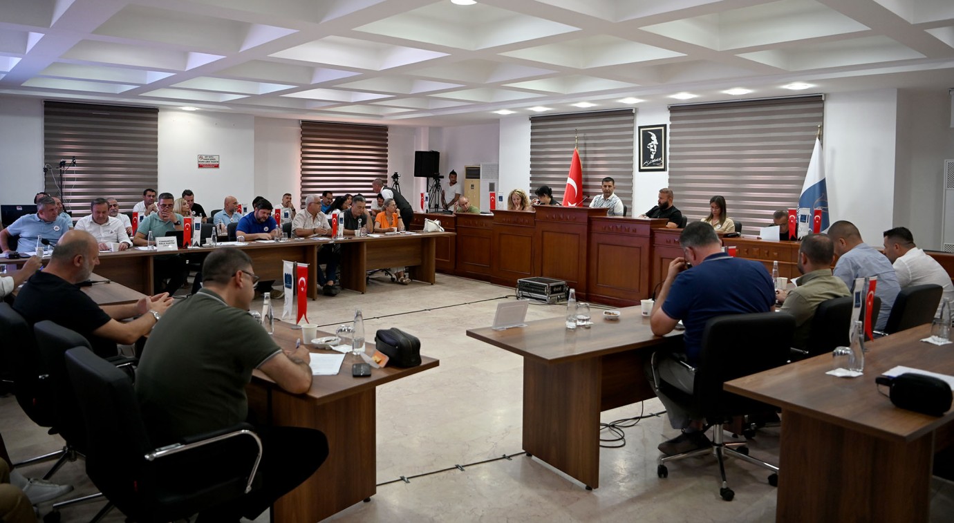 KUŞADASI BELEDİYE MECLİSİ DAVUTLAR’DA TOPLANDI