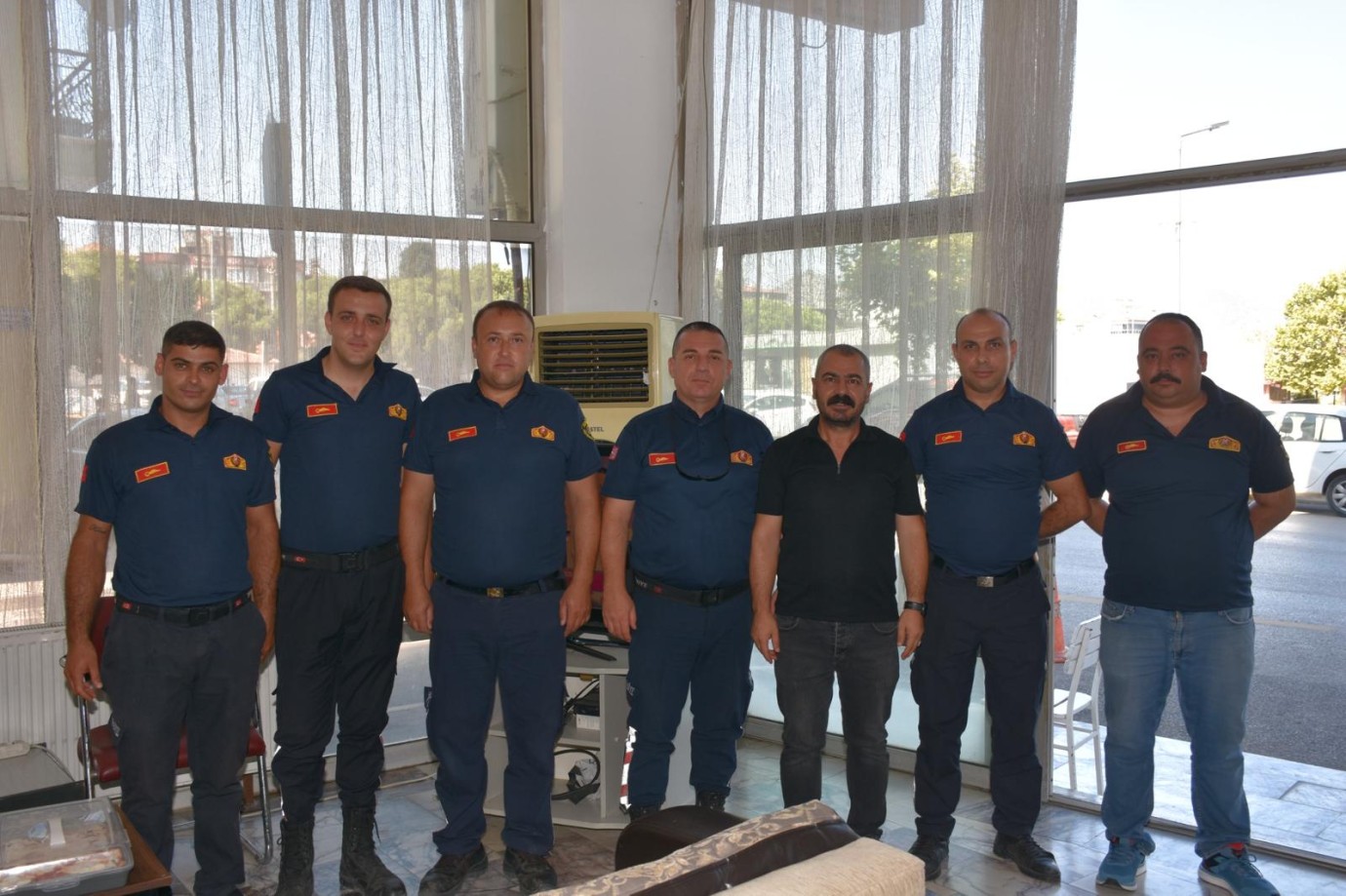 BAŞKAN ZENCİRCİ’DEN ATEŞ SAVAŞÇILARINA BÖREK İKRAMI