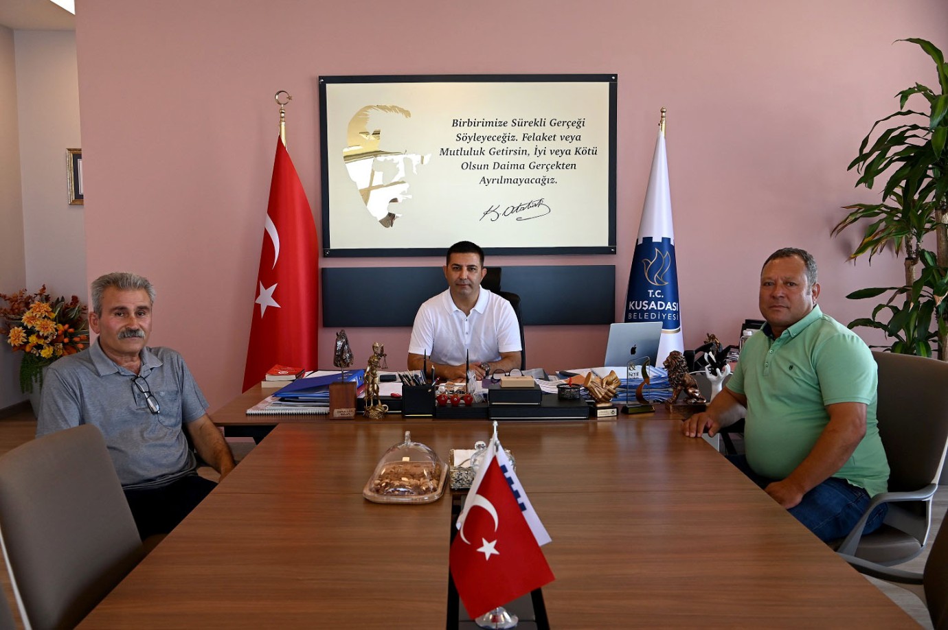 EGE TAHTACILAR DERNEĞİ SÖKE ŞUBE BAŞKAN ÖMER GÜNEL’İ MAKAMINDA ZİYARET ETTİ