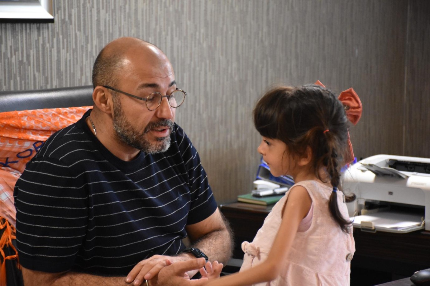 BAŞKAN ZENCİRCİ'DEN SMA HASTASI MİNİK ESRA'YA DESTEK ÇAĞRISI