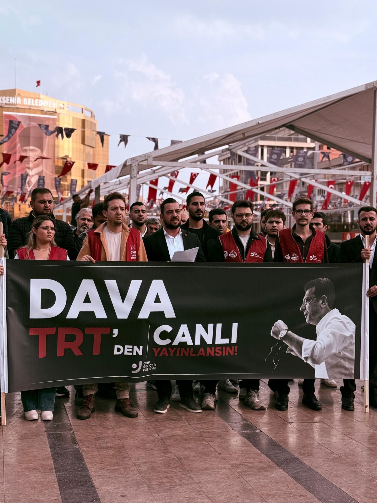CHP Gençlik Örgütleri’nden 81 İlde Ortak Basın Açıklaması: “Dava TRT’de Canlı Yayınlansın”