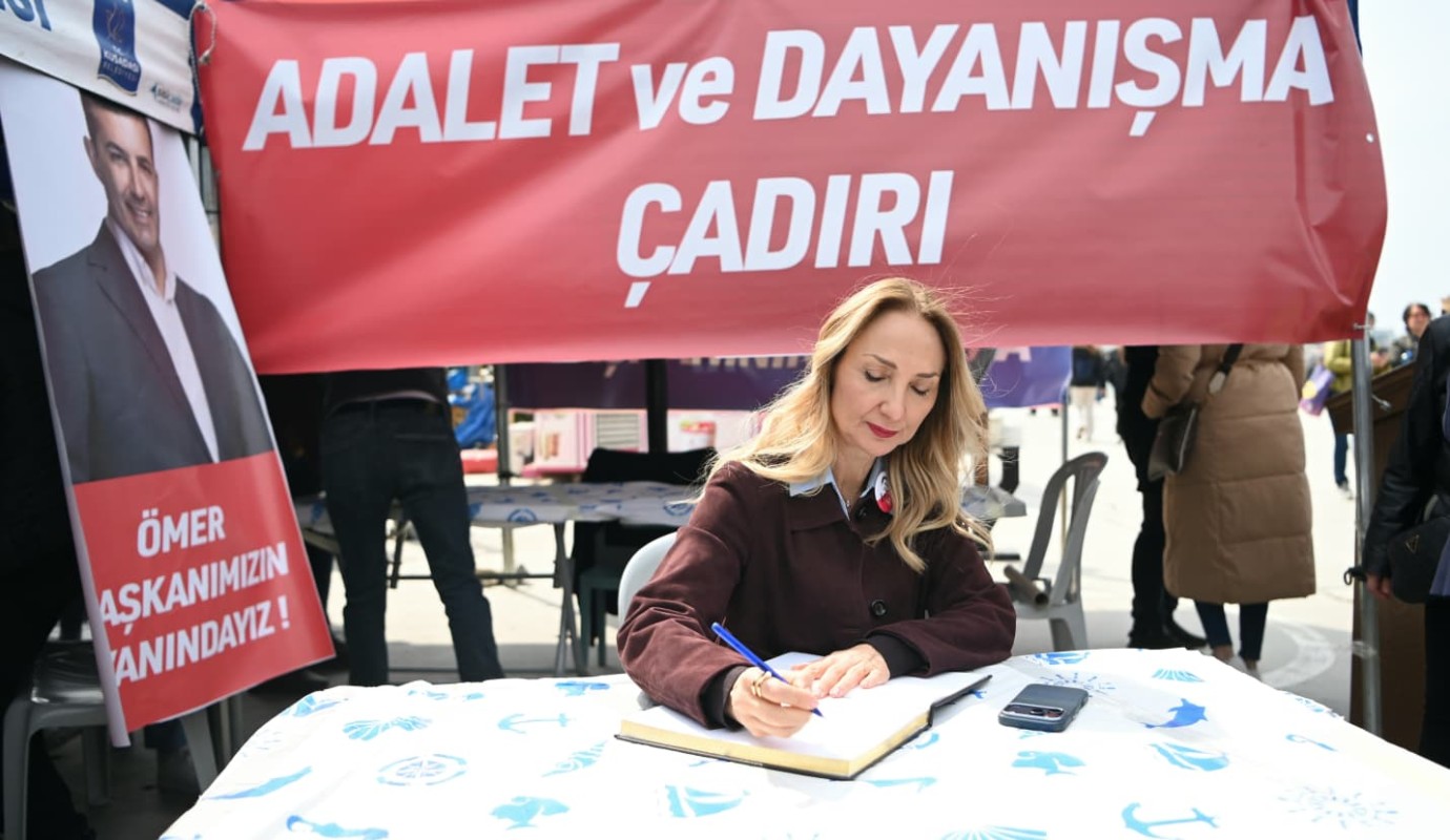 DAYANIŞMA ÇADIRINA BİR DESTEK DE AYLİN NAZLIAKA’DAN