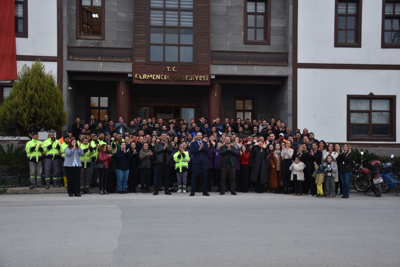 GELİR DEĞİL EMEK 1 MAYIS’TA GERMENCİK BELEDİYESİ’NİN İŞLETMELERİ KAPALI