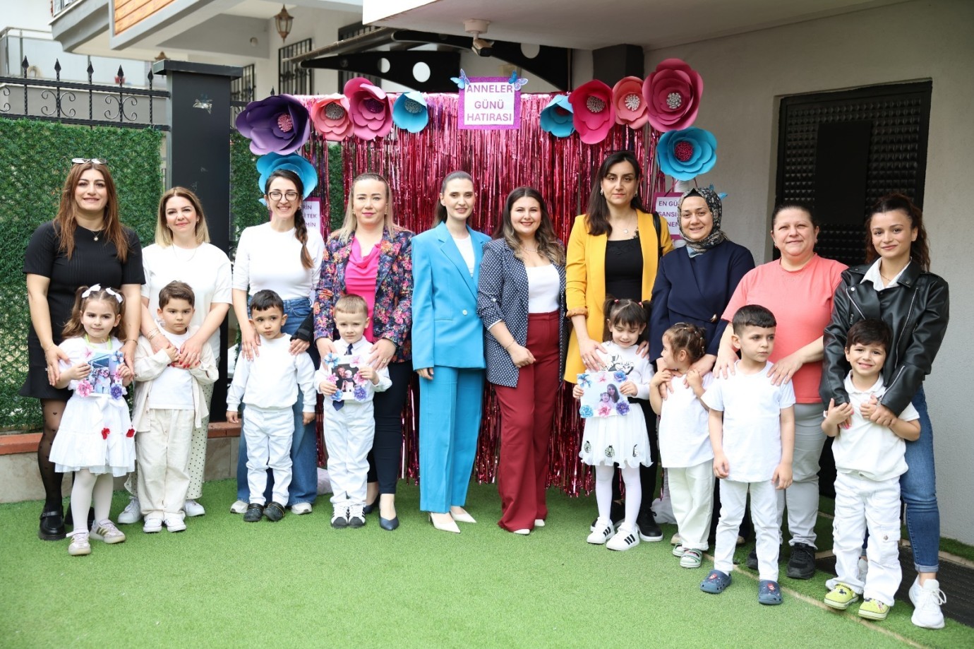 EFELER BELEDİYESİ’NİN MİNİKLERİ ANNELER GÜNÜ’NÜ KUTLADI