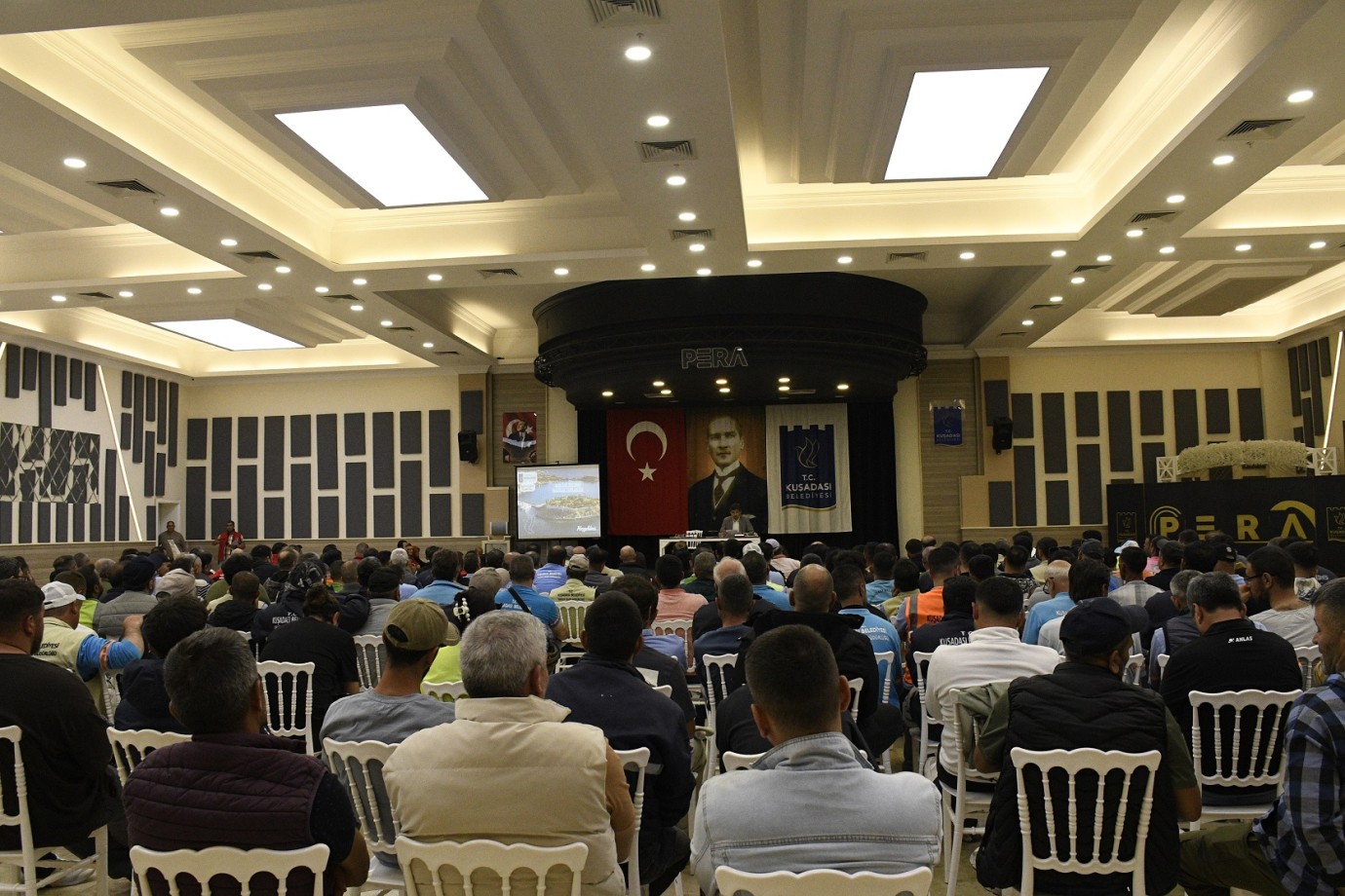 KUŞADASI BELEDİYESİ TEMİZLİK İŞLERİ MÜDÜRLÜĞÜ YAZ SEZONUNA HAZIRLANIYOR