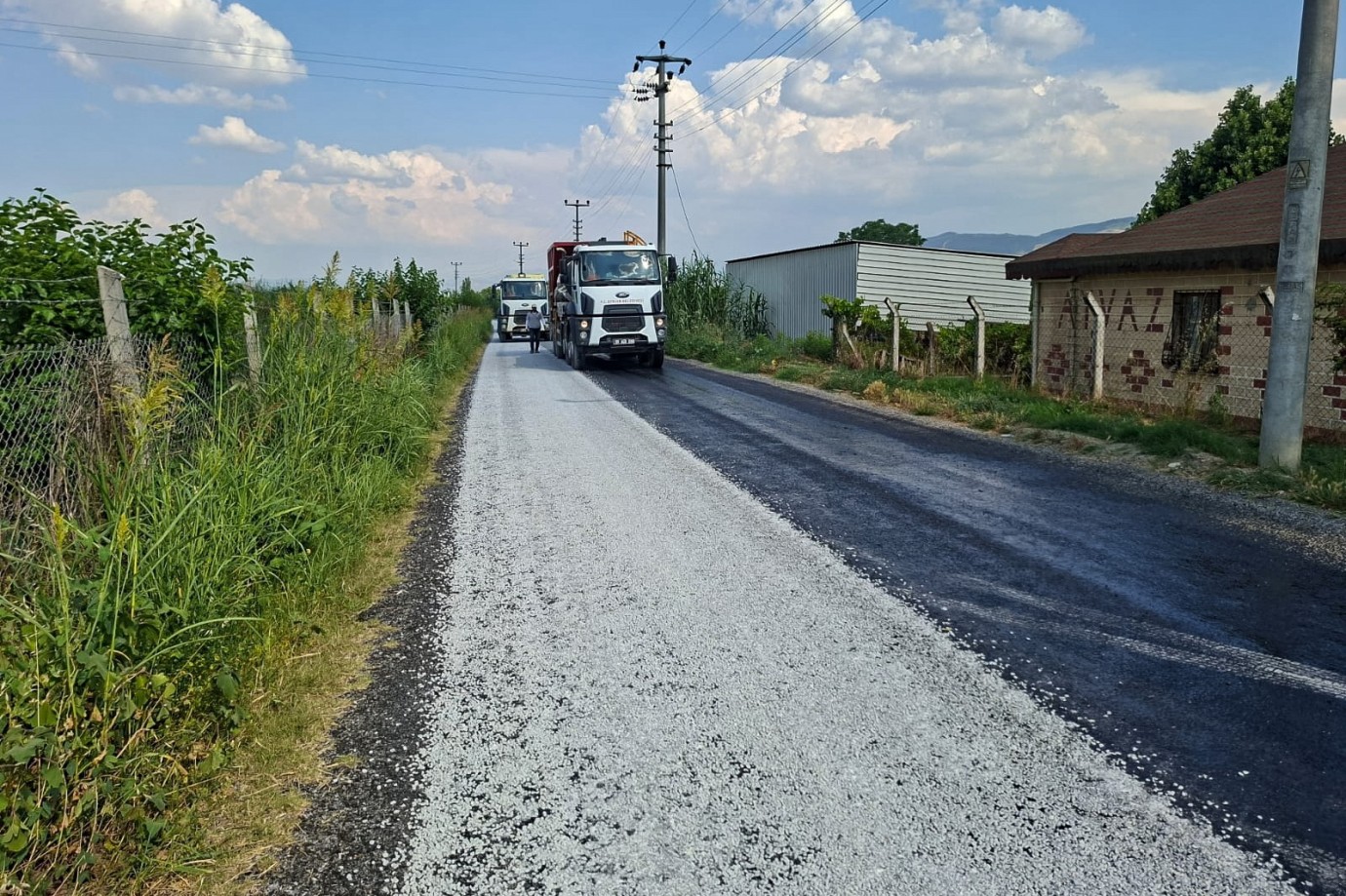 EFELER’DE YOL HAMLESİ ASFALTLAMA ÇALIŞMALARI HIZ KAZANDI