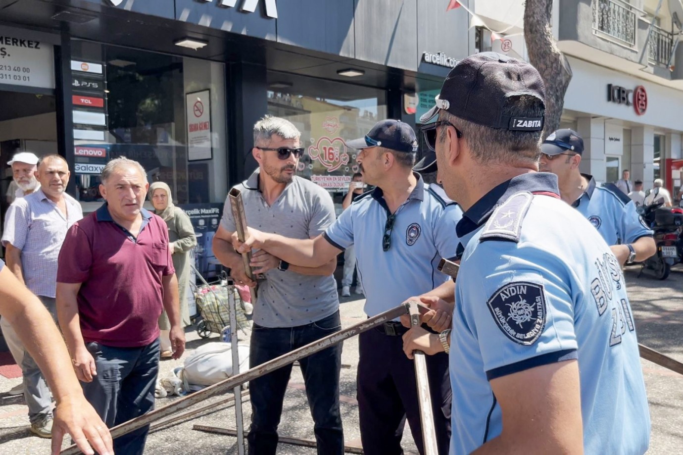 EFELER BELEDİYESİ’NİN AŞURE HAYRINA BÜYÜKŞEHİR ENGELİ
