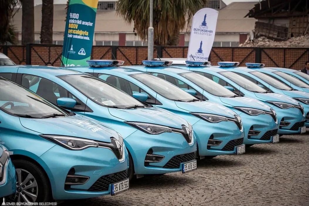 İzmir'in Elektrikli Araç Filosundan 25 Milyon Liralık Tasarruf
