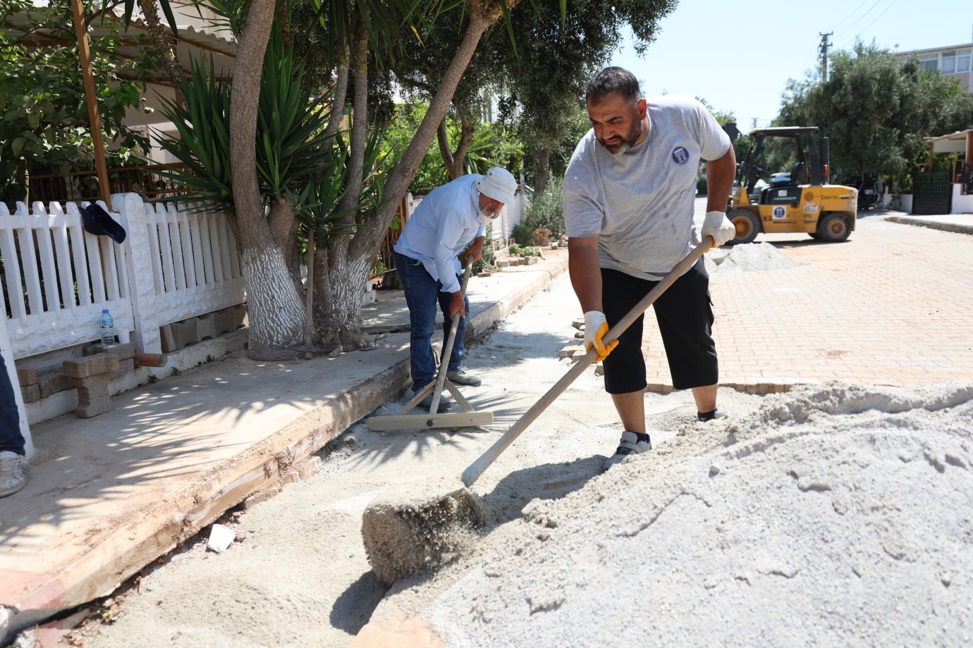 DİDİM BELEDİYESİ'NDEN KENT GENELİNDE YOL BAKIM VE ONARIM ÇALIŞMASI
