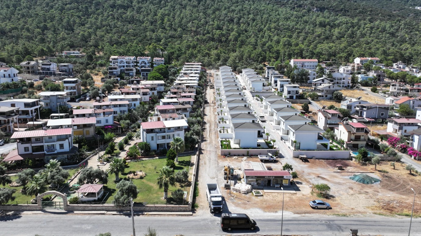 DİDİM BELEDİYESİ AKBÜK'TE YOL YAPIM ÇALIŞMALARINI GENİŞLETİYOR