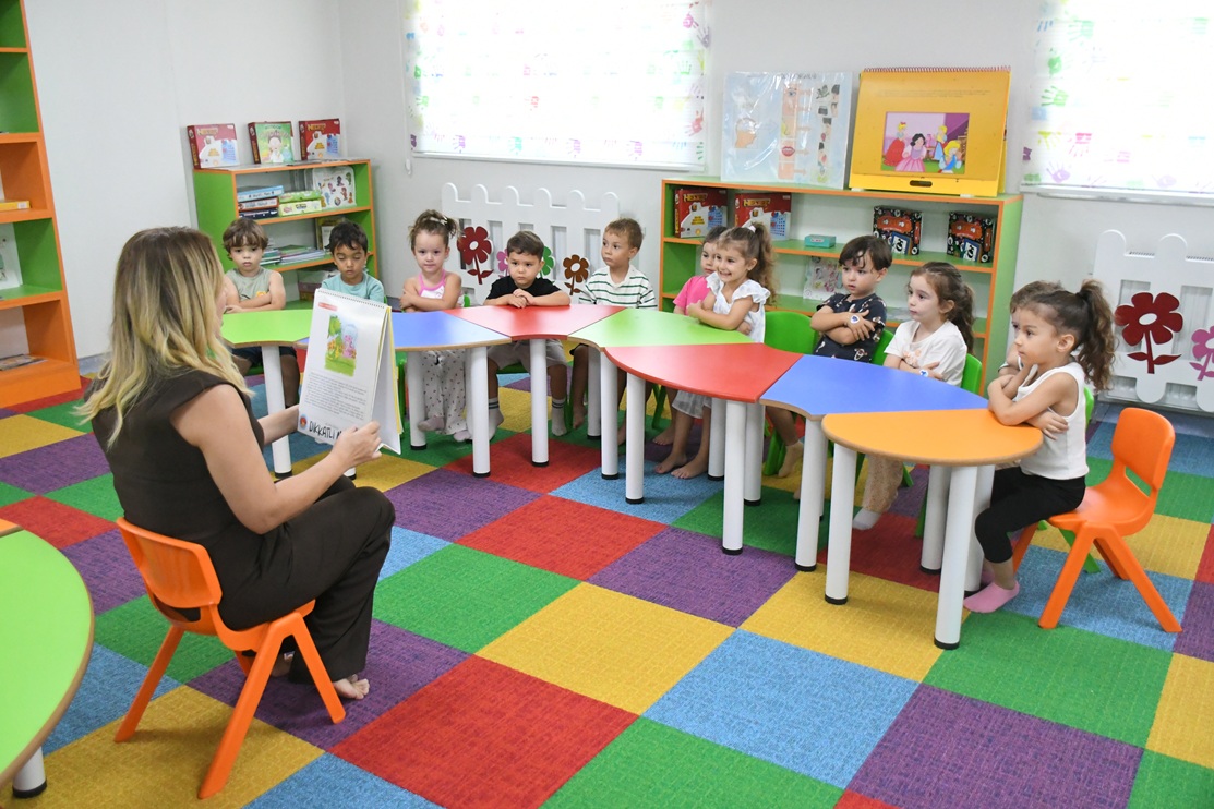 KUŞADASI’NDA MİNİKLER GELECEĞE ÇOCUK GELİŞİM MERKEZİ’NDE HAZIRLANIYOR