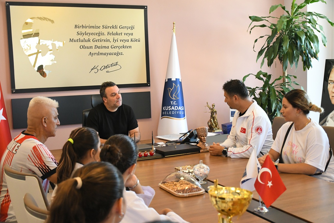 TATAMİNİN ŞAMPİYONLARI BAŞARILARINI BAŞKAN VEKİLİ DEMİRTAŞ İLE PAYLAŞTI