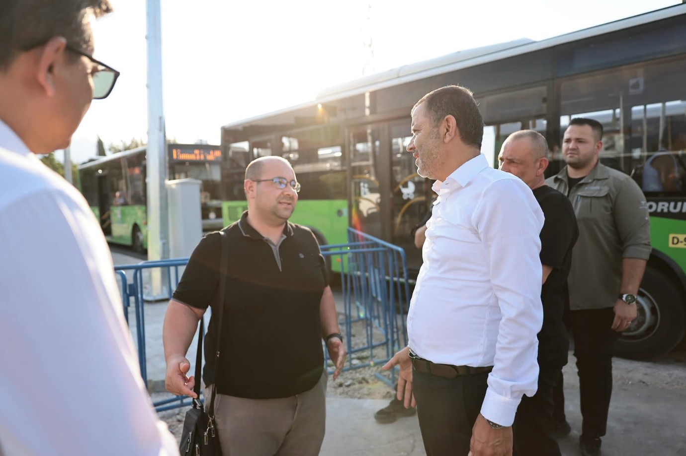 Denizli Büyükşehir Belediyesi, Adalet Aktarma İstasyonu’nda Vatandaşların Ulaşım Taleplerini Dinledi