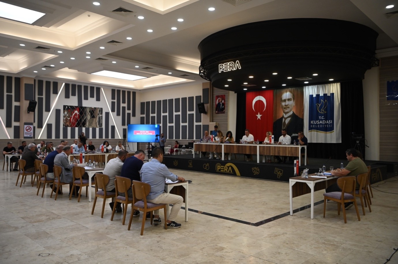 KUŞDASI BELEDİYE MECLİSİ’NDEN KENTLE İLGİLİ ÖNEMLİ KARARLAR