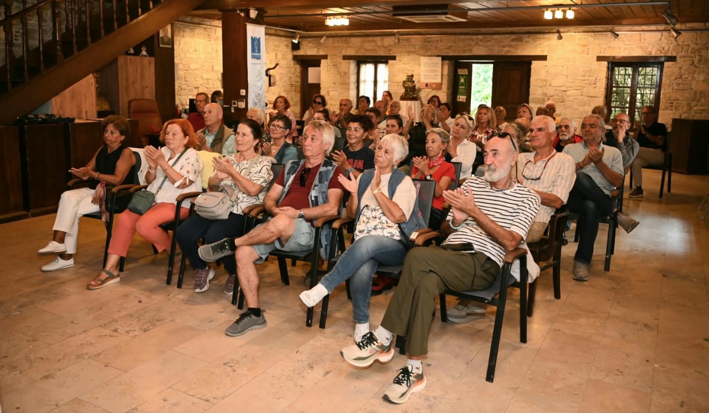 İBRAMAKİ SANAT GALERİSİ DÜNYAYA FARKLI GÖZLE BAKAN FOTOĞRAFÇILARI AĞIRLADI