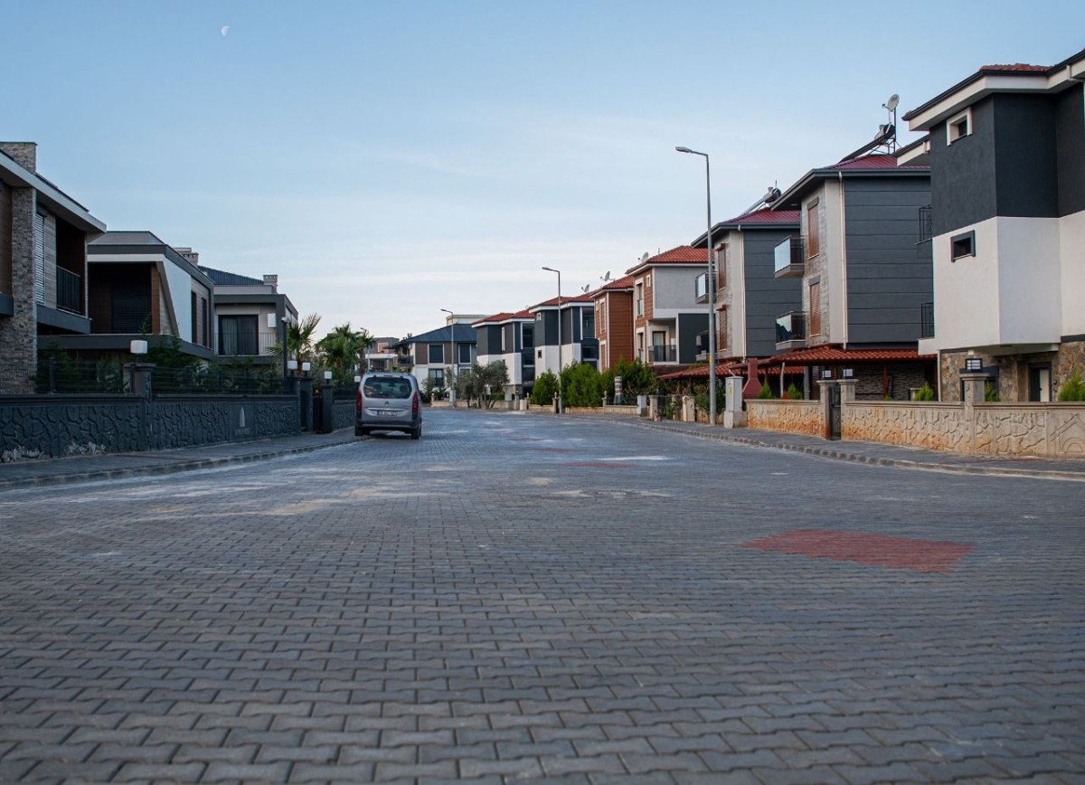 Davutlar'ın Yol Sorunu Başkan Ömer Günel ile Çözüldü
