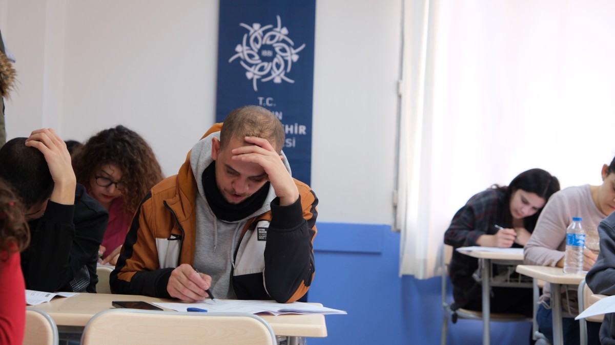 AYDIN BÜYÜKŞEHİR BELEDİYESİ MEMUR ADAYLARININ YANINDA!