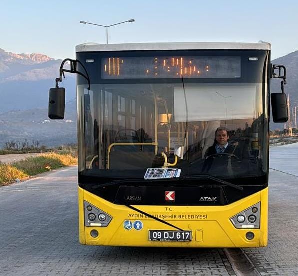 AYDIN BÜYÜKŞEHİR BELEDİYESİ ŞEHİTLERİMİZ İÇİN TOPLU ULAŞIM ARAÇLARINA SİYAH KURDELE ASTI.