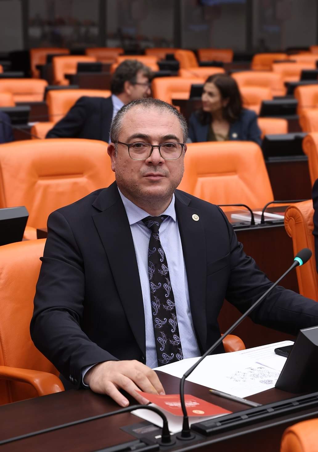 CHP’Lİ EVRİM KARAKOZ: “NARENCİYE DALDA KALDI, ÜRETİCİ AĞAÇLARINI SÖKÜYOR”