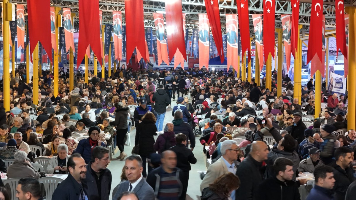 BAŞKAN ÇERÇİOĞLU SÖKE'DE İFTAR PROGRAMINDA VATANDAŞLARLA BULUŞTU