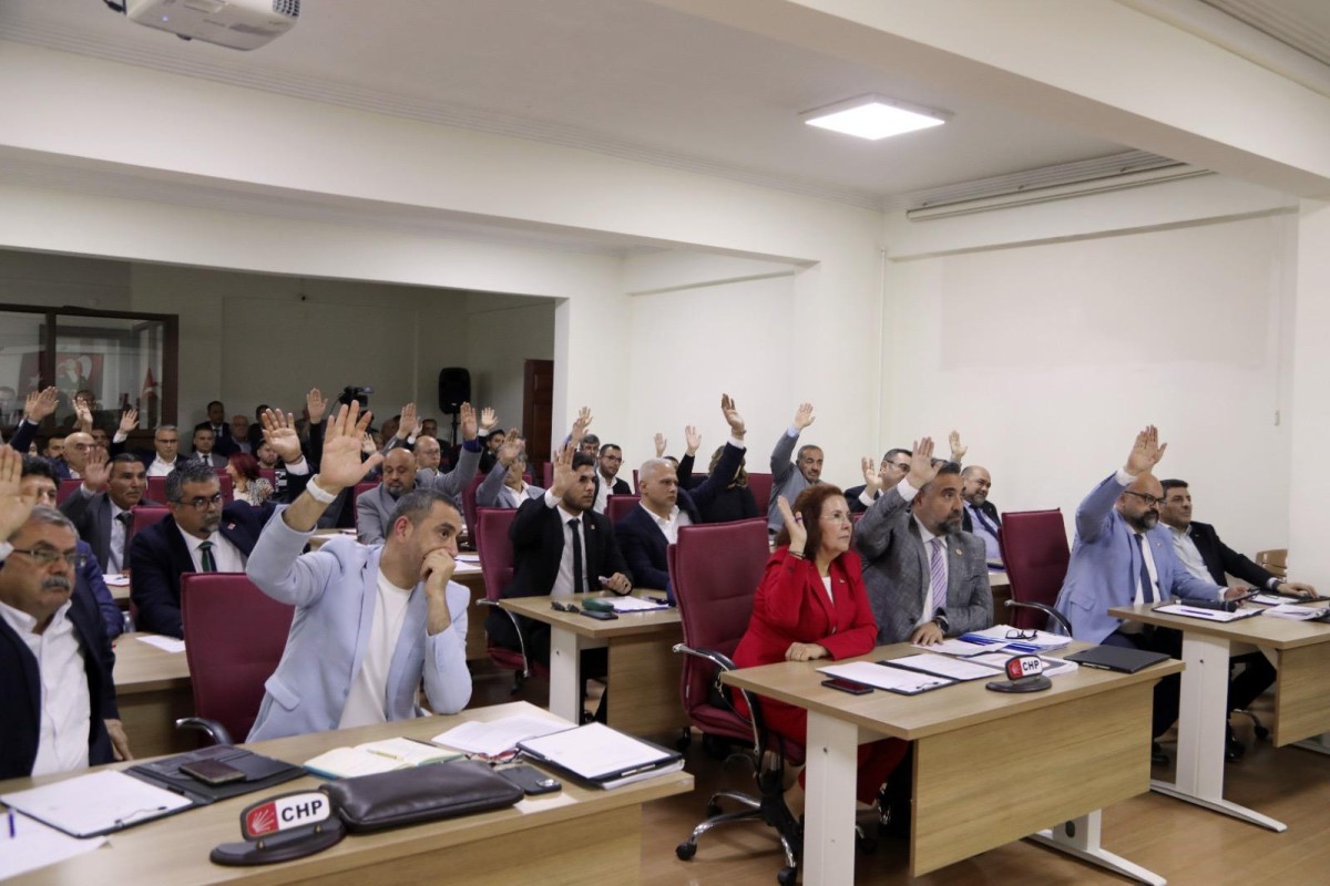 YENİ DÖNEMİN İLK MECLİS TOPLANTISI ANIL YETİŞKİN'İN YÖNETİMİNDE GERÇEKLEŞTİ