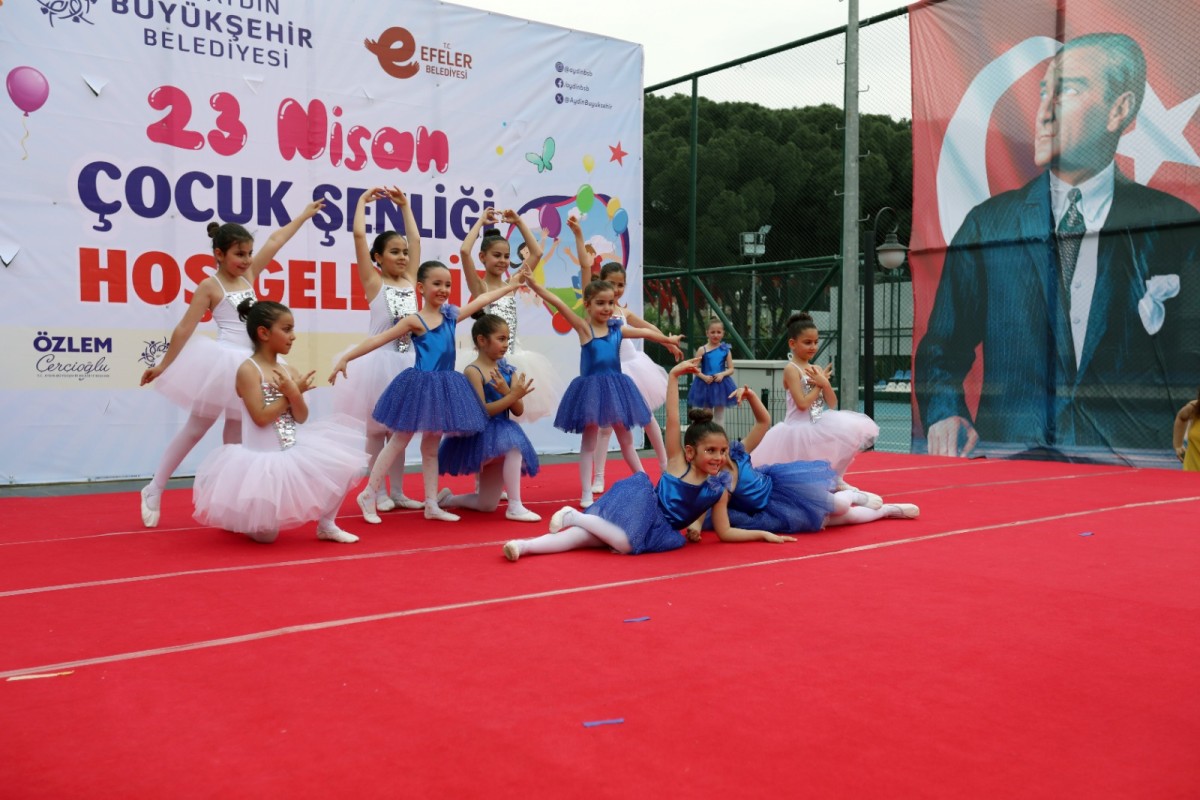 EFELER’İN MİNİKLERİ 23 NİSAN’I ULUSAL EGEMENLİK VE ÇOCUK BAYRAMI'NI COŞKUYLA KUTLADI