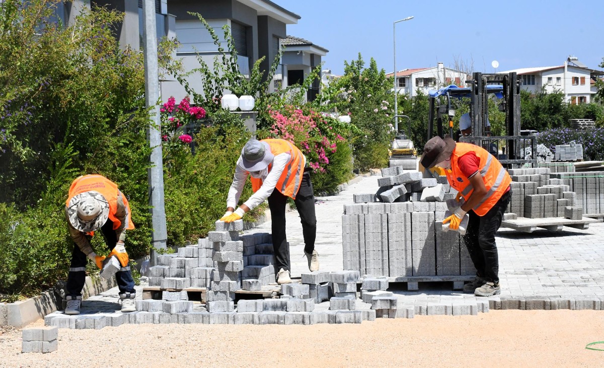 GÜZELÇAMLI MAHALLESİ’NDE ÜSTYAPI YATIRIMLARI HIZ KESMİYOR