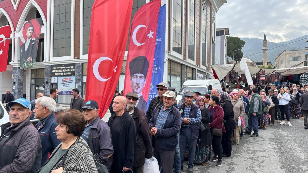 BAŞKAN ÇERÇİOĞLU KOÇARLILI VATANDAŞLARI ATA TOHUMLARINDAN ÜRETİLEN FİDELER İLE BULUŞTURDU