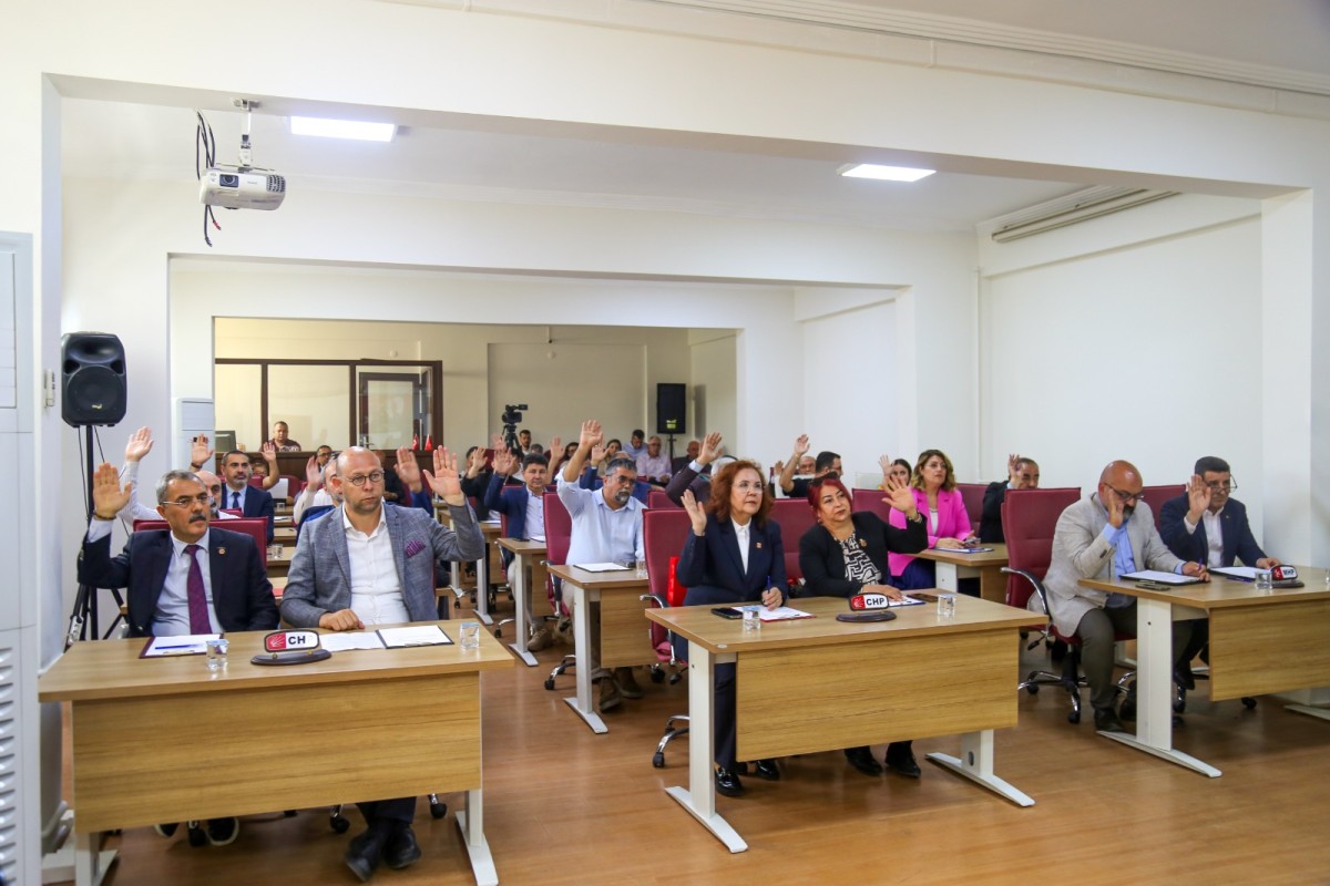 BAŞKAN YETİŞKİN’DEN ÖZEL’E DESTEK “DEMOKRASİYE ATILMIŞ BİR YUMRUKTUR”