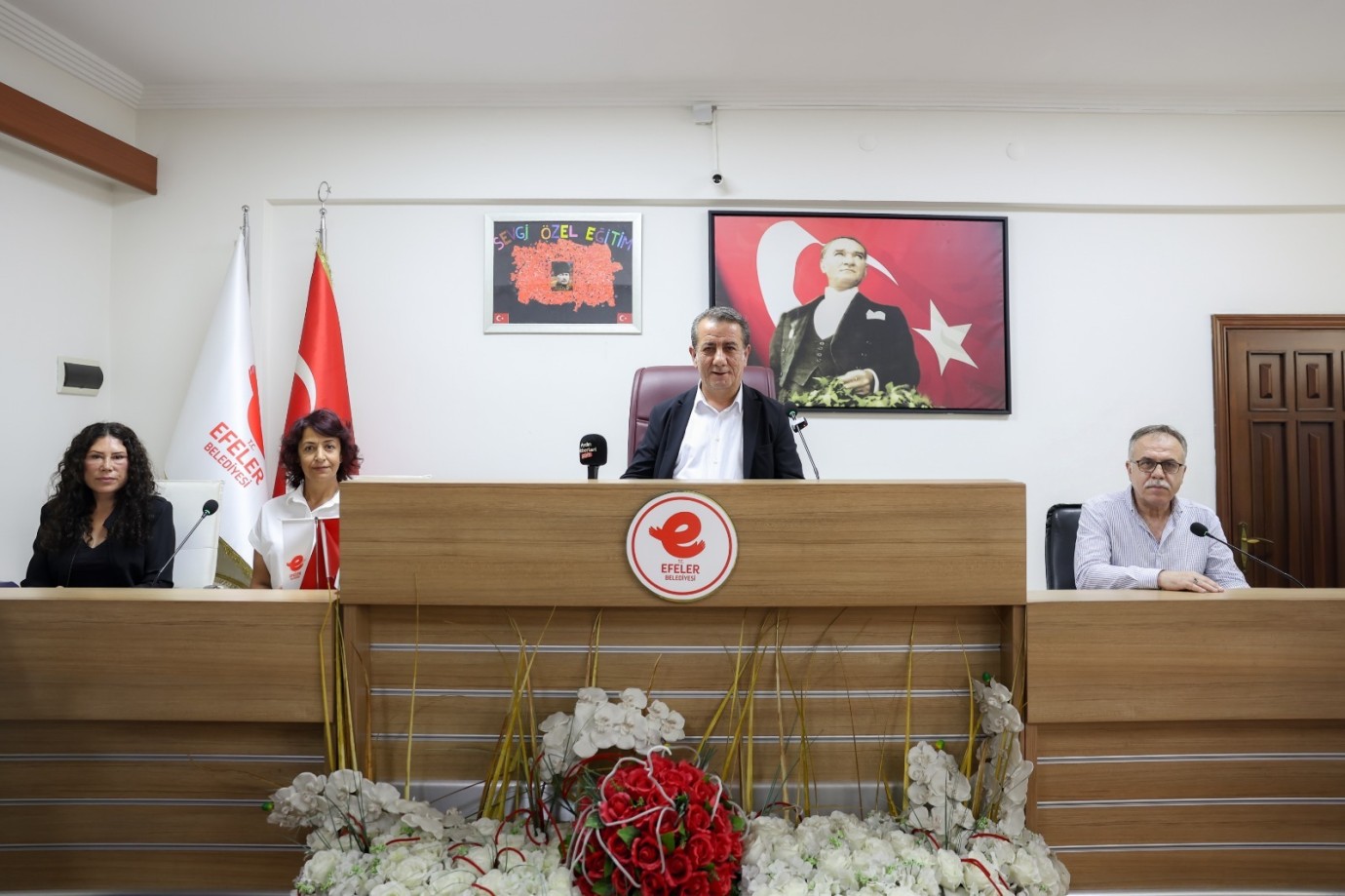 BAŞKAN ANIL YETİŞKİN GAZETECİLERİN İLAÇLAMA SORULARINI YANITLADI