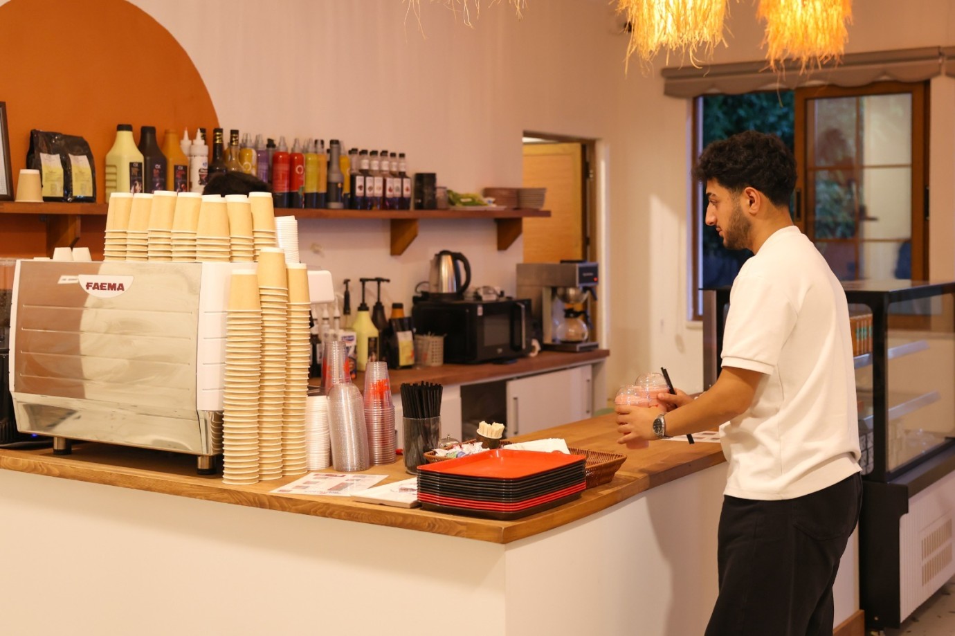 YURT KAFE VE IŞIKLI PARKI ÖĞRENCİLERİN YENİ BULUŞMA NOKTASI OLDU