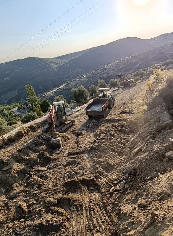 Dikmen Mahallesi'nde Göçük Oluşan İstinat Duvarı Yeniden Yapıldı