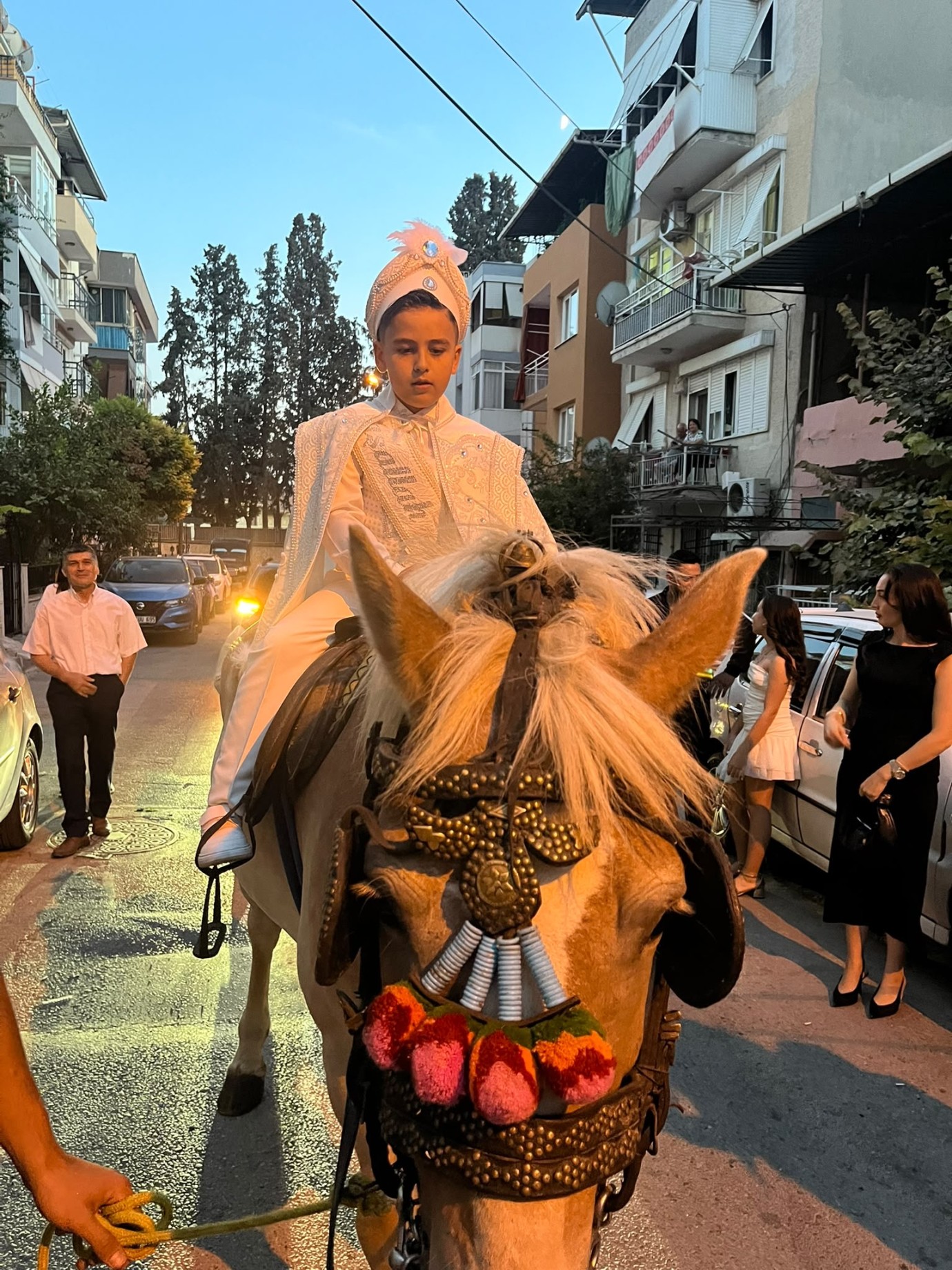 DEMİRCİ AİLESİ’NİN MUTLU GÜNÜ: YİĞİT EFE’NİN SÜNNET SEVİNCİ GÖRKEMLİ BİR EĞLENCEYLE TAÇLANDI