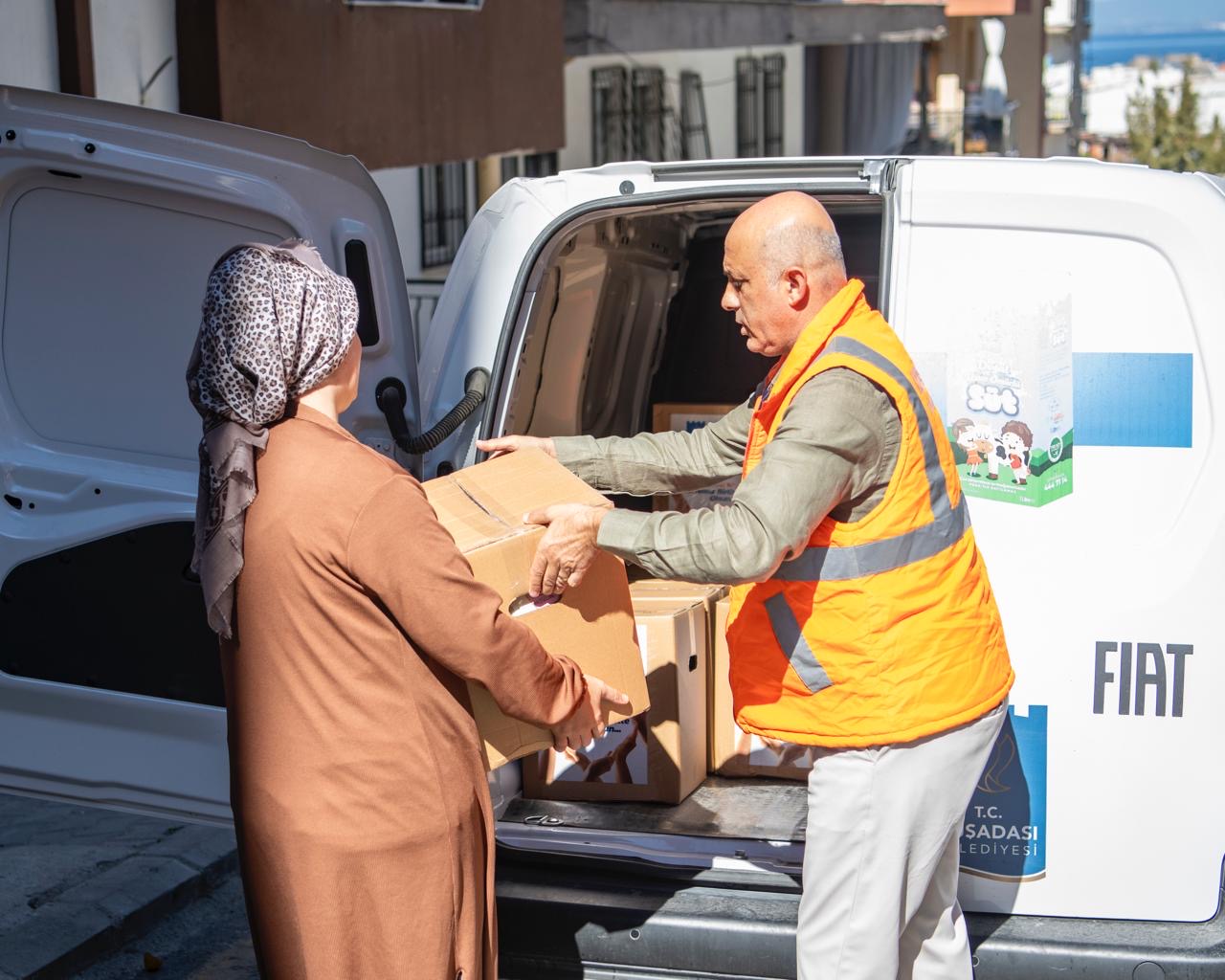 KUŞADASI BELEDİYESİ'NDEN İHTİYAÇ SAHİPLERİNE YIL BOYUNCA GIDA KOLİSİ DESTEĞİ